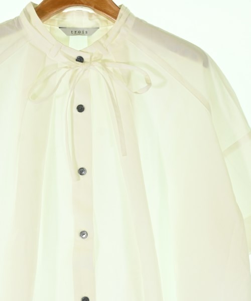 trois เสื้อสตรี