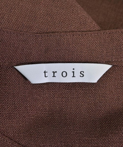 trois เดรสที่เป็นเสื้อเชิ้ตตัวยาว