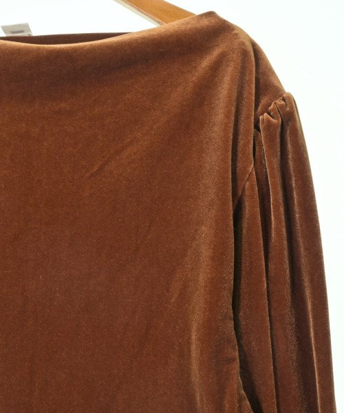 ERIN เสื้อยืด/เสื้อท็อปส์