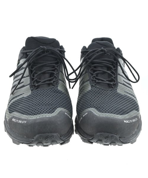 inov-8 รองเท้าผ้าใบ
