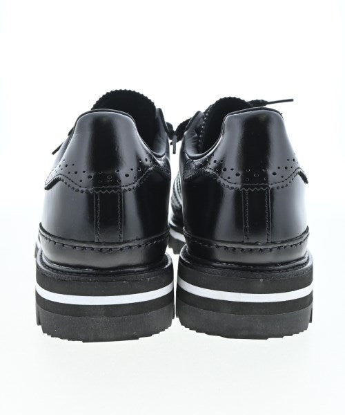 CLOT รองเท้าผ้าใบ