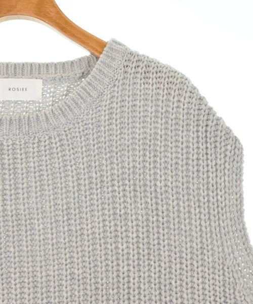 Rosiee เสื้อแขนกุด