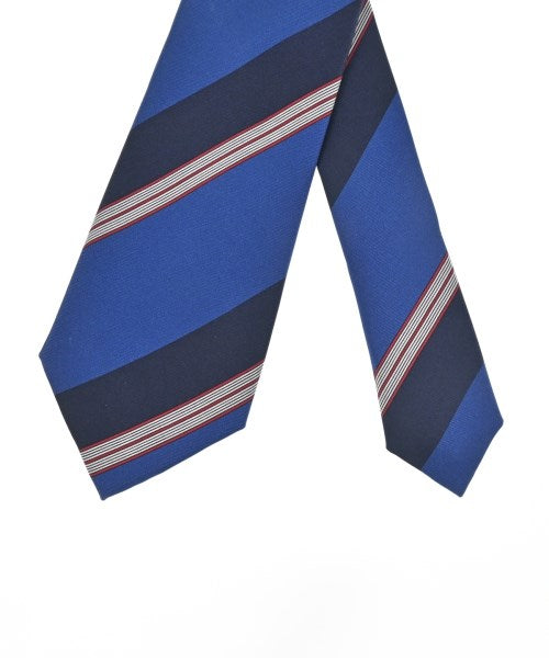 Luisa Esposito เนคไท