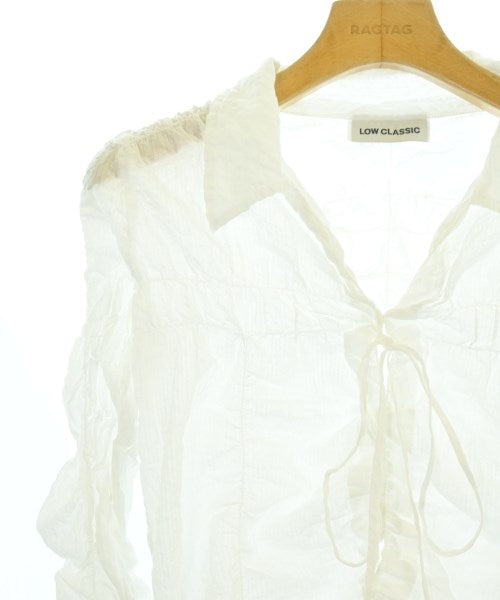 low classic เสื้อสตรี