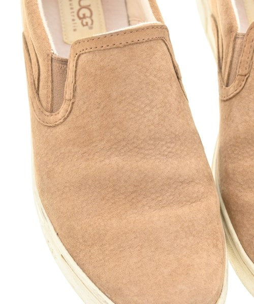 UGG รองเท้าผ้าใบ