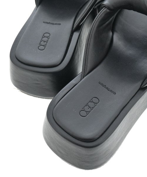 quartierglam รองเท้าแตะ