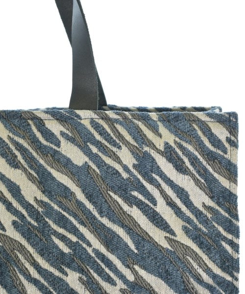 The Bagmati กระเป๋าถือขนาดใหญ่