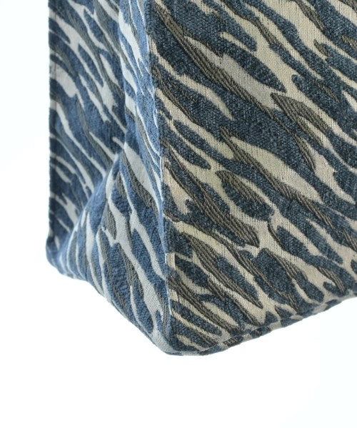 The Bagmati กระเป๋าถือขนาดใหญ่