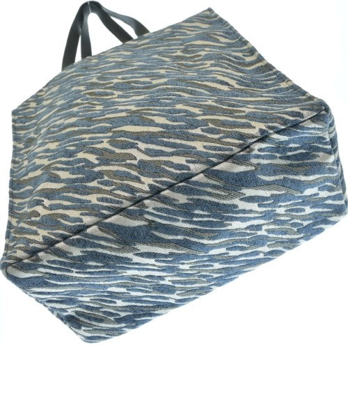 The Bagmati กระเป๋าถือขนาดใหญ่