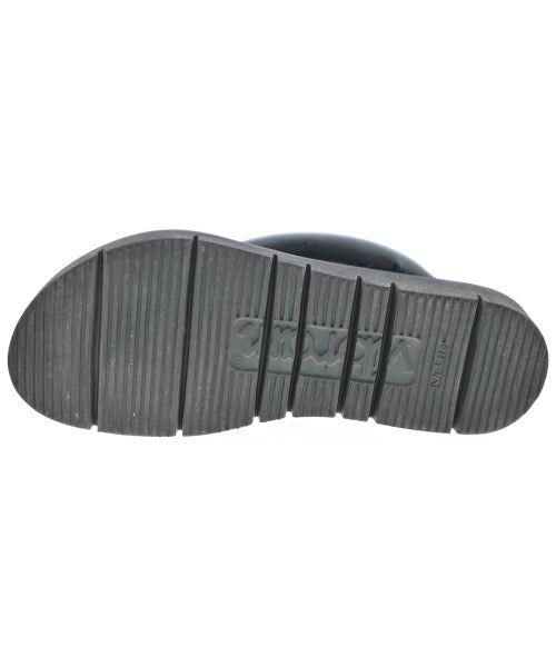 TOSHINOSUKE TAKEGAHARA รองเท้าแตะ