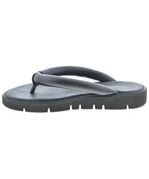 TOSHINOSUKE TAKEGAHARA รองเท้าแตะ