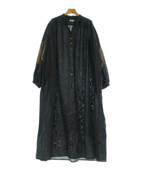 V.DE.VINSTER ชุดเดรส
