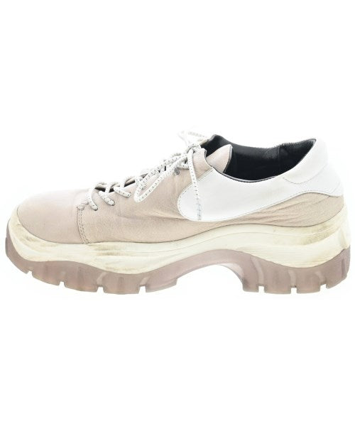 yuko imanishi + รองเท้าผ้าใบ