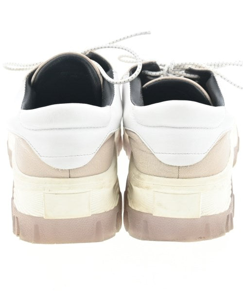 yuko imanishi + รองเท้าผ้าใบ