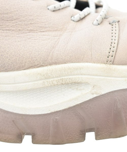 yuko imanishi + รองเท้าผ้าใบ