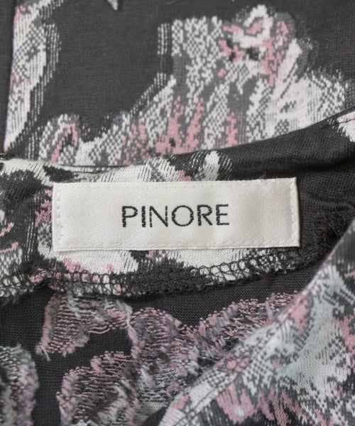 PINORE เสื้อยืด/เสื้อท็อปส์