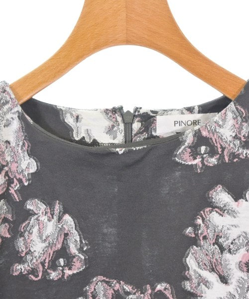 PINORE เสื้อยืด/เสื้อท็อปส์