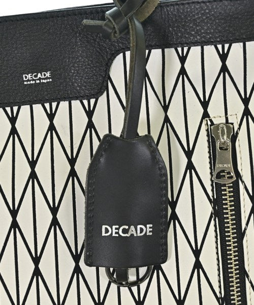 DECADE กระเป๋าถือขนาดใหญ่