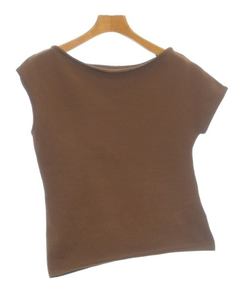 forme เสื้อแขนกุด