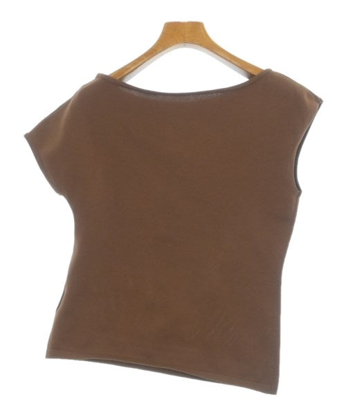 forme เสื้อแขนกุด