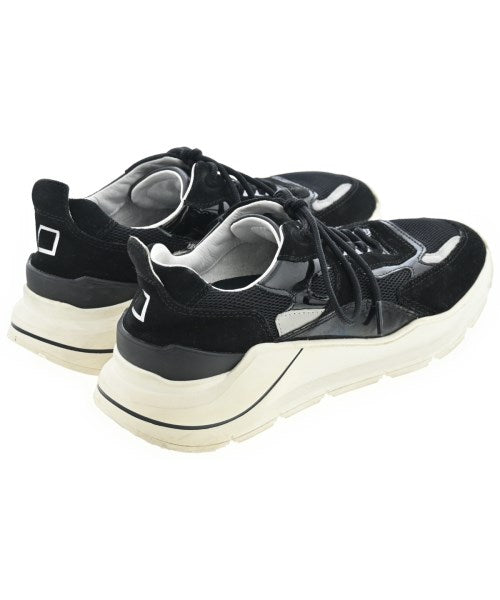 D.A.T.E. รองเท้าผ้าใบ