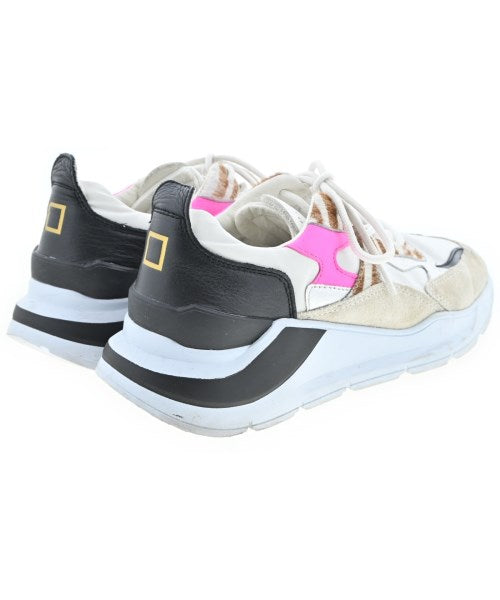 D.A.T.E. รองเท้าผ้าใบ