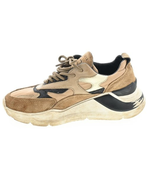 D.A.T.E. รองเท้าผ้าใบ