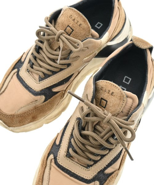 D.A.T.E. รองเท้าผ้าใบ