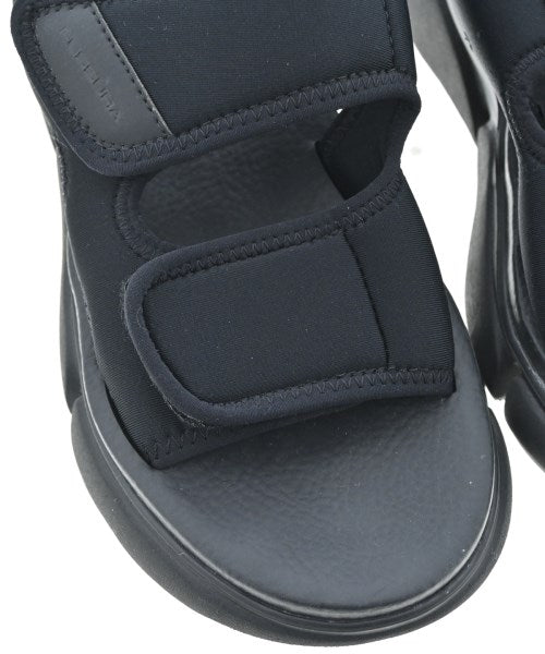 FESSURA รองเท้าแตะ