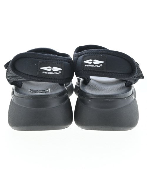 FESSURA รองเท้าแตะ