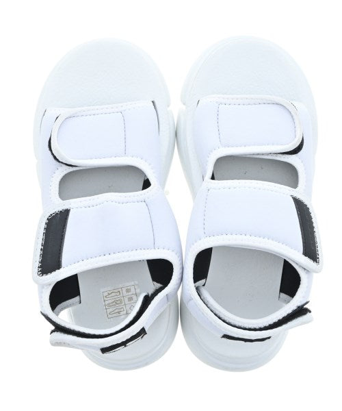 FESSURA รองเท้าแตะ