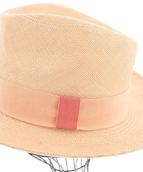 La cerise sur le chapeau หมวกฟาง