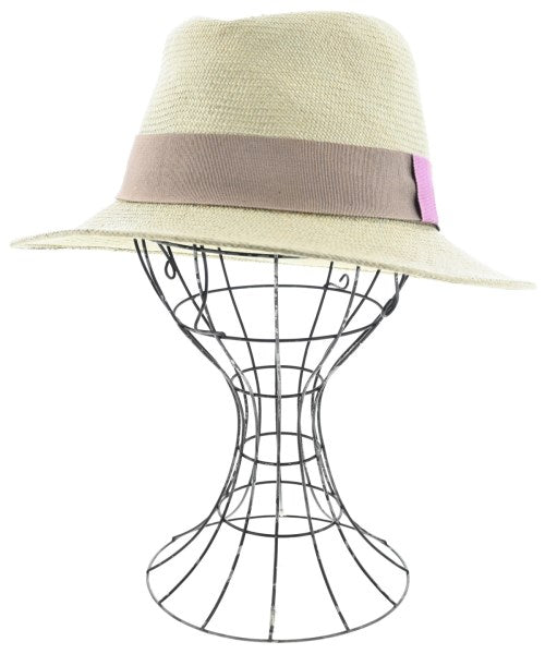 La cerise sur le chapeau หมวกฟาง