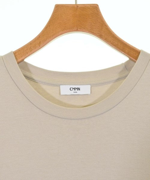 CMMN SWDN เสื้อยืด/เสื้อท็อปส์