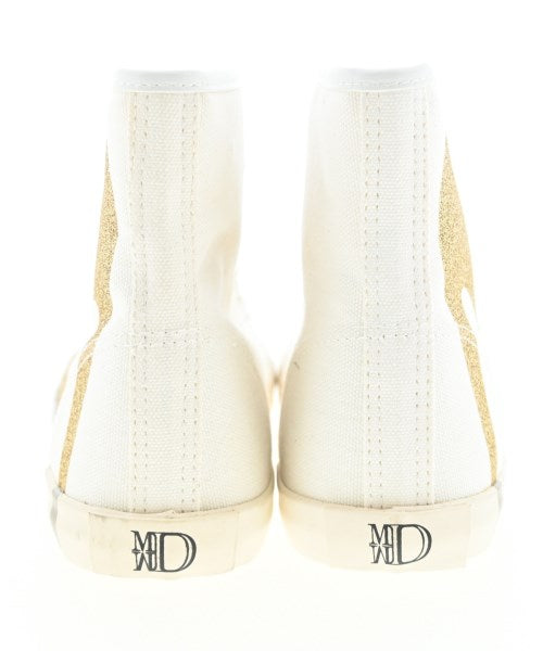BE&D รองเท้าผ้าใบ