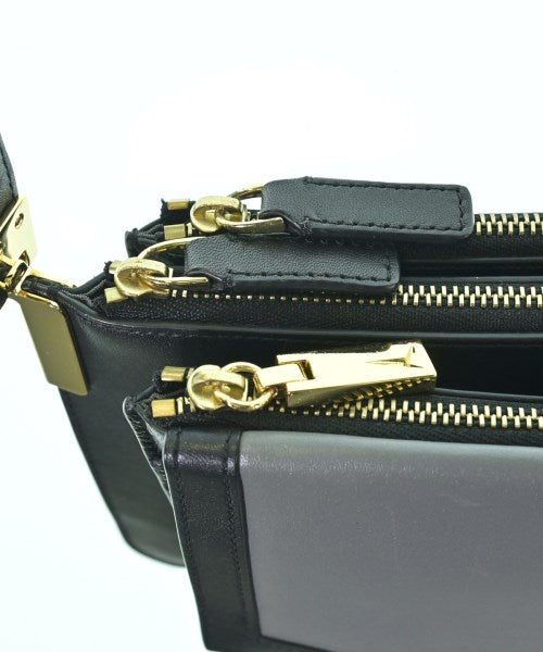 TIME'S ARROW กระเป๋าสะพาย