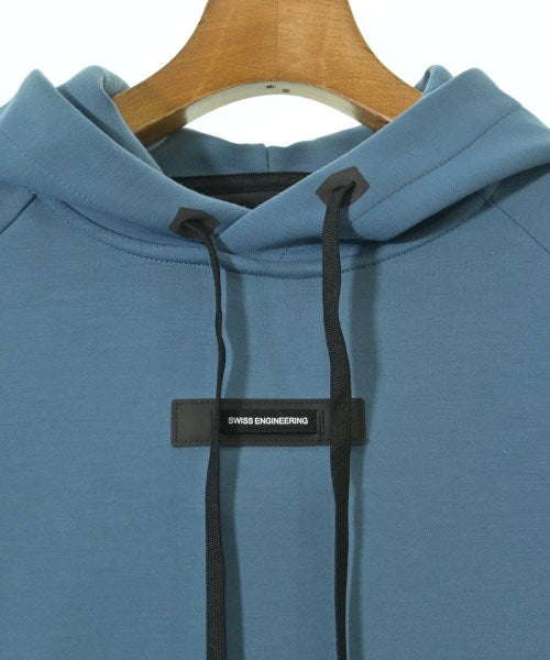On เสื้อฮู้ด