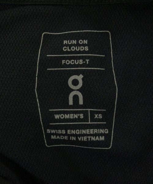 On เสื้อยืด/เสื้อท็อปส์