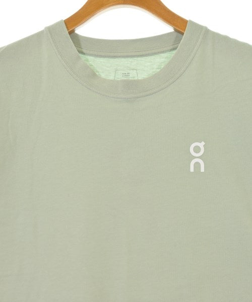 On เสื้อยืด/เสื้อท็อปส์