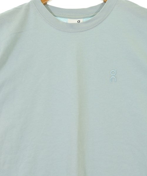 On เสื้อยืด/เสื้อท็อปส์