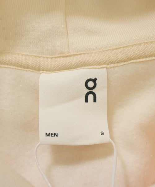 On เสื้อฮู้ด