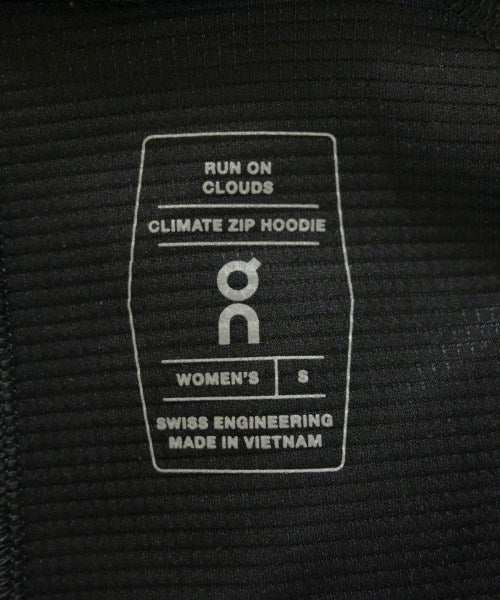On เสื้อยืด/เสื้อท็อปส์