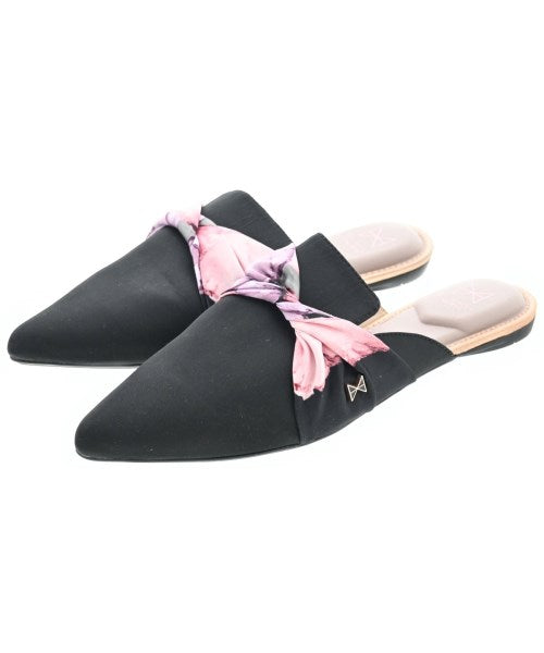 BUTTERFLY TWISTS รองเท้าแตะ