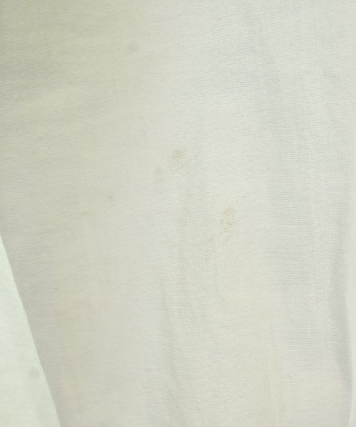 PERIOD FEATURES เสื้อลำลอง