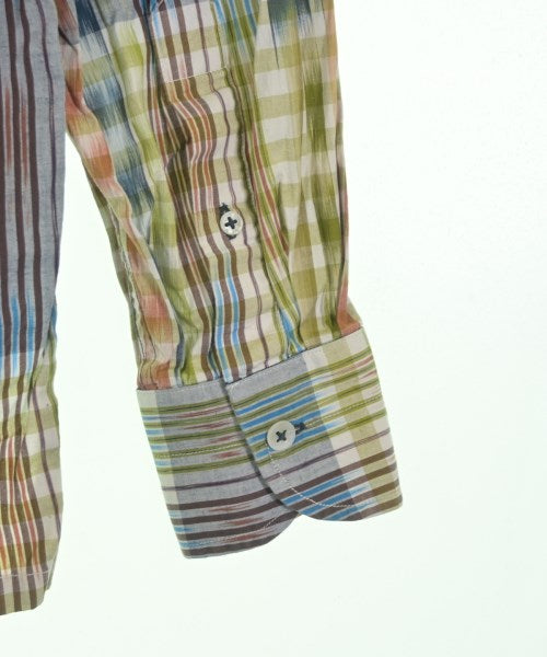 PERIOD FEATURES เสื้อลำลอง