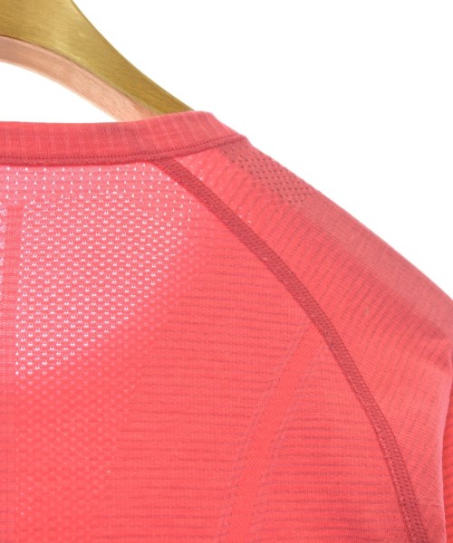 lululemon เสื้อยืด/เสื้อท็อปส์