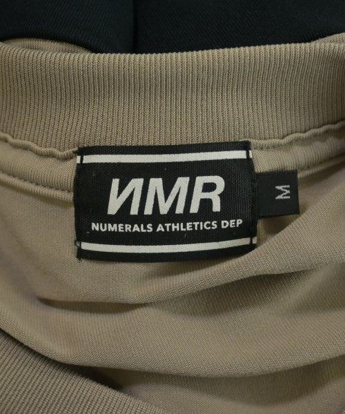 NUMERALS เสื้อยืด/เสื้อท็อปส์