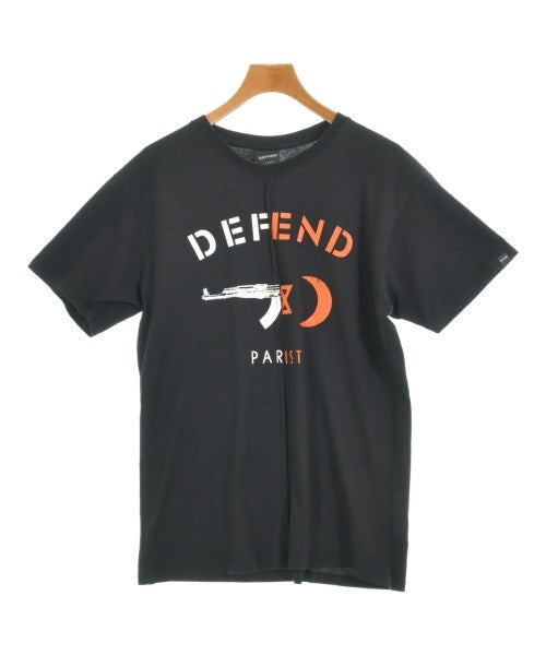 DEFEND เสื้อยืด/เสื้อท็อปส์