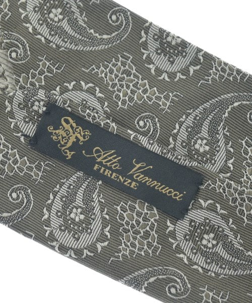 Atto Vannucci เนคไท