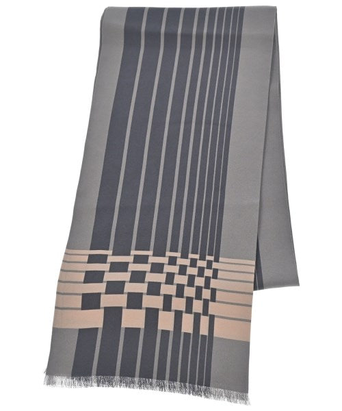 Atto Vannucci ผ้าพันคอกันหนาว